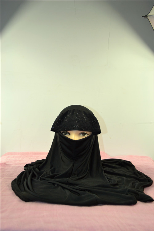 出售穆斯林女性用头罩