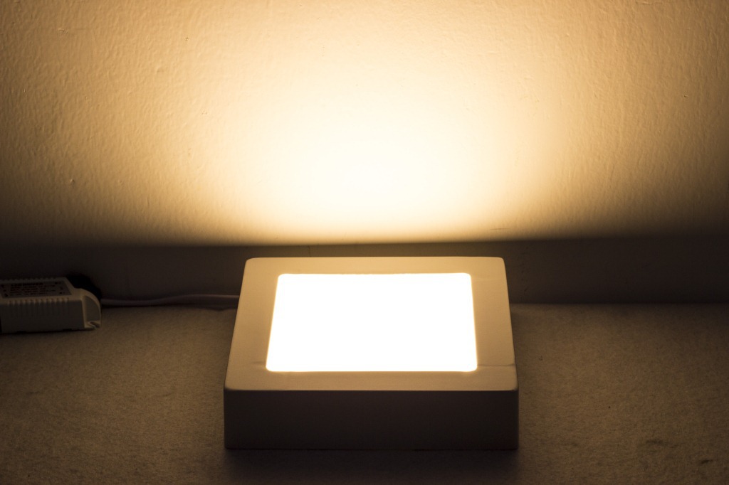 压铸led面板灯12w 遥控器调光调色温带小夜灯功能