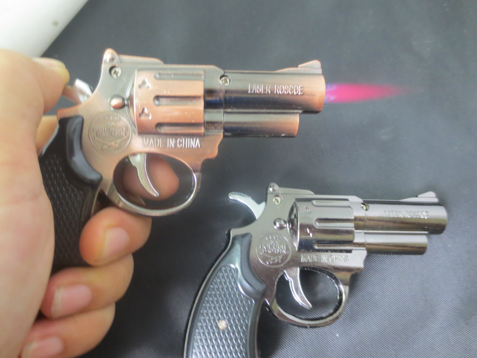 动漫周边左轮枪防风打火机带照明灯 个性礼品 厂家直销