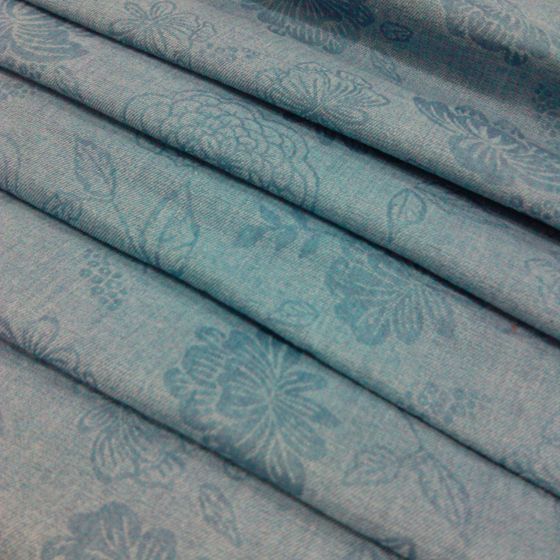 浙江绍兴春夏畅销款 无弹薄款 牛仔压花磨花面料 手感柔软舒服价格