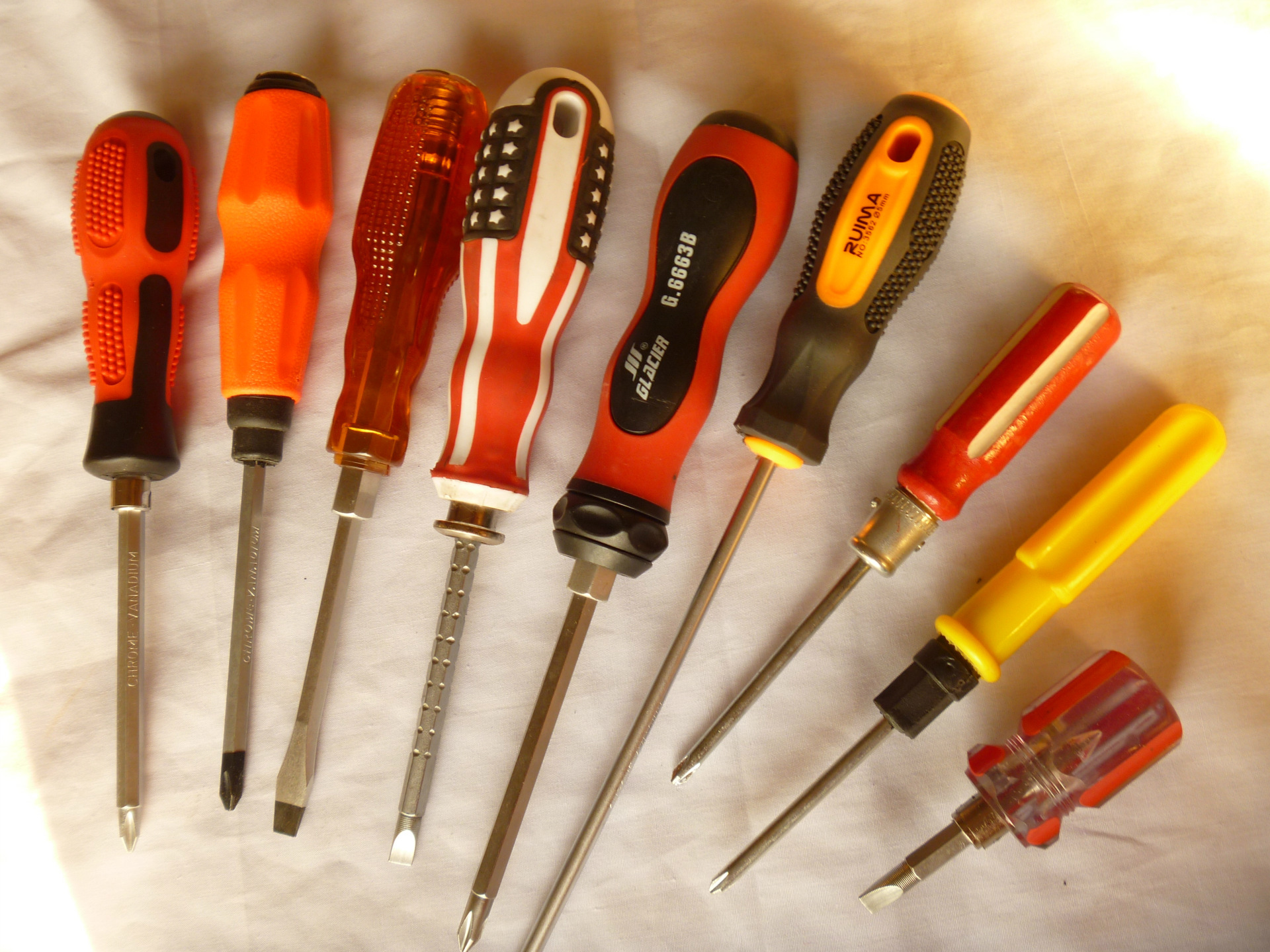 供应优质透明穿心络钒钢螺丝刀 改锥 旋具 手动工具