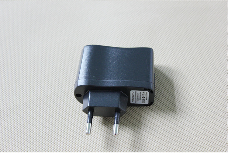 日规5v智能手机充电器