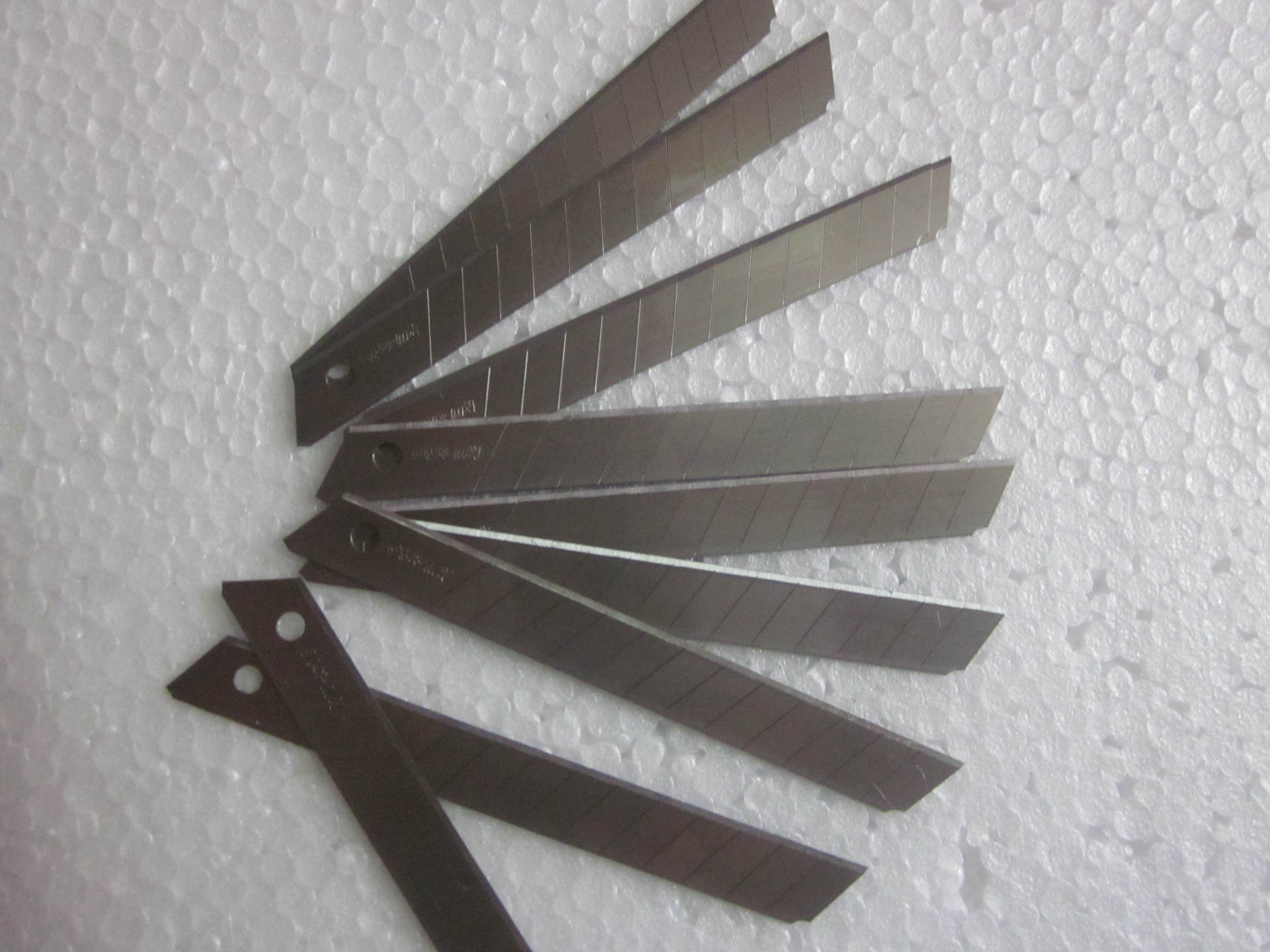 多用折断小刀片批发 小美工刀片 贴膜刀片 尖角刀片 品质保证