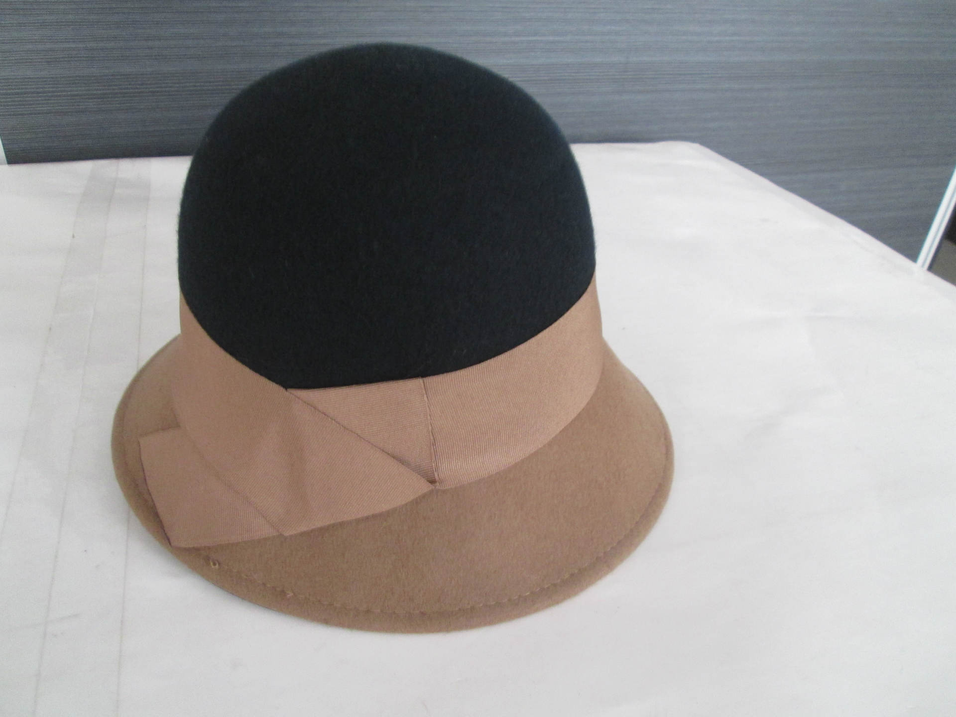 厂家订染各种颜色100%羊毛毡帽,女款盆帽