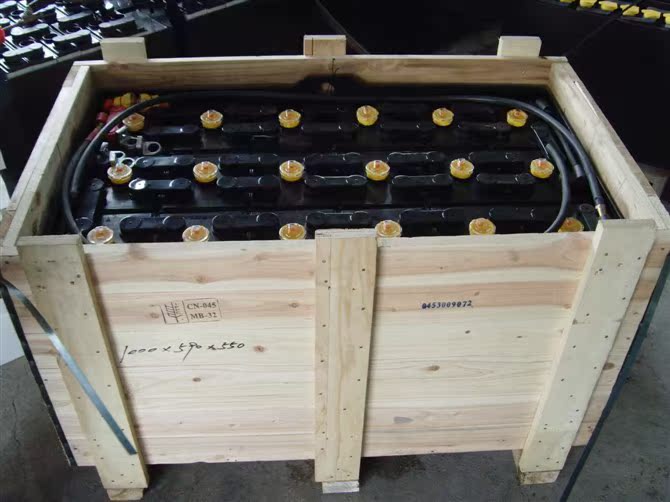 叉车厂现货批发叉车电池丰田叉车电瓶全国****质保18个月