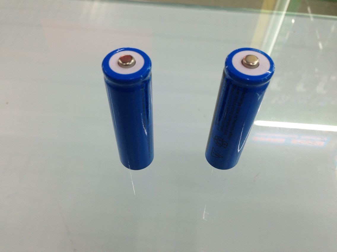 厂家直销 18650充电锂电池 3.7v强光手电专用电池 4800mah