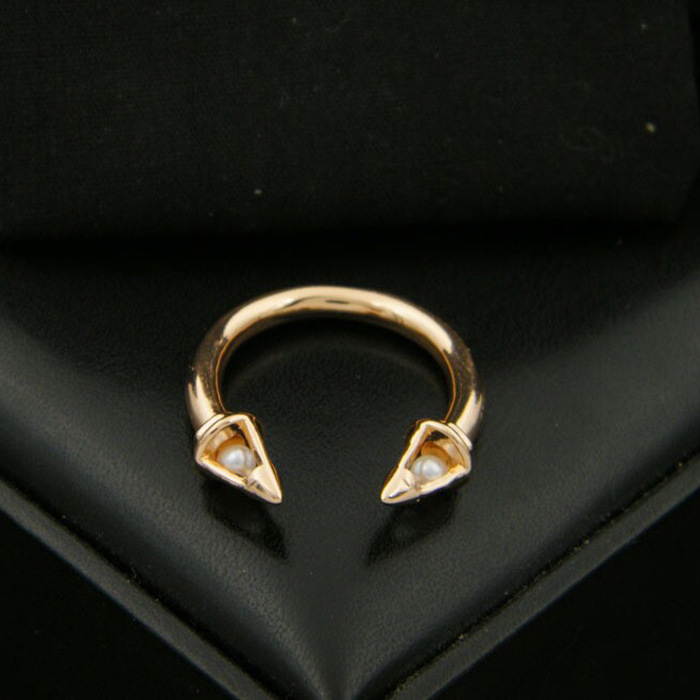 【中高档欧美时尚配饰批发 镂空锥子头镶珍珠开口关节戒潮人必备】中