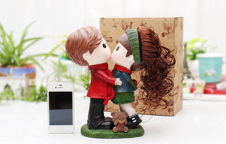 亲爱的情侣摆件 创意树脂爱情娃娃 亲嘴男女孩 送男女朋友礼品