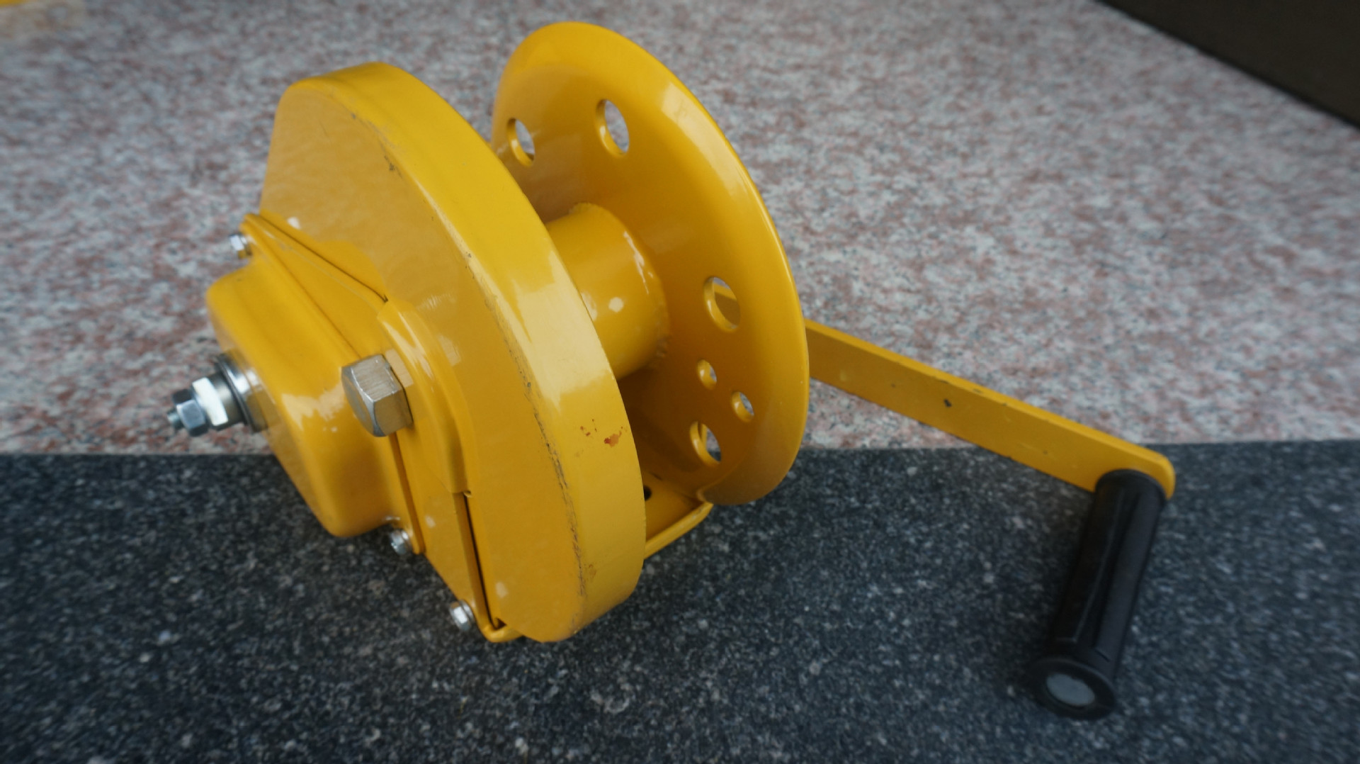 厂家直销i附刹车手摇绞盘 手摇绞车 1200-2600lbs 自锁绞盘