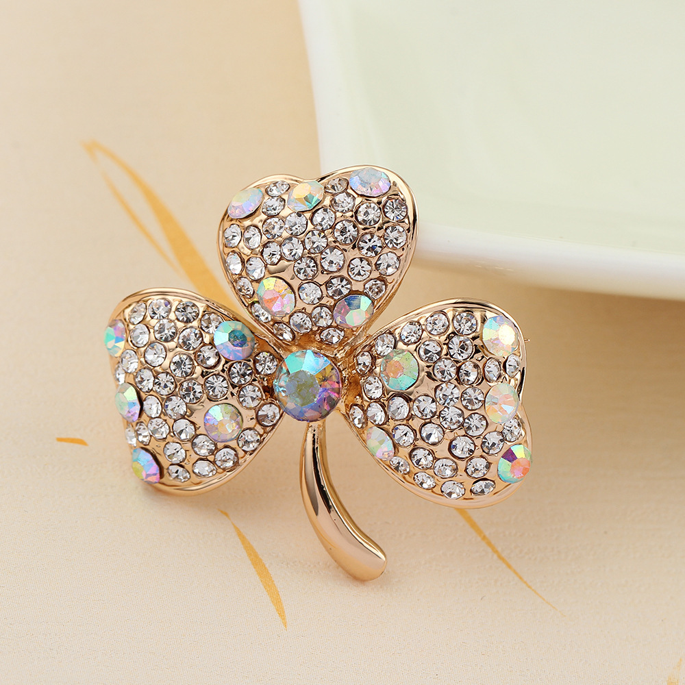 淘宝热卖 韩版三叶草胸针 合金镶钻胸针 欧美高档胸花 饰品配件