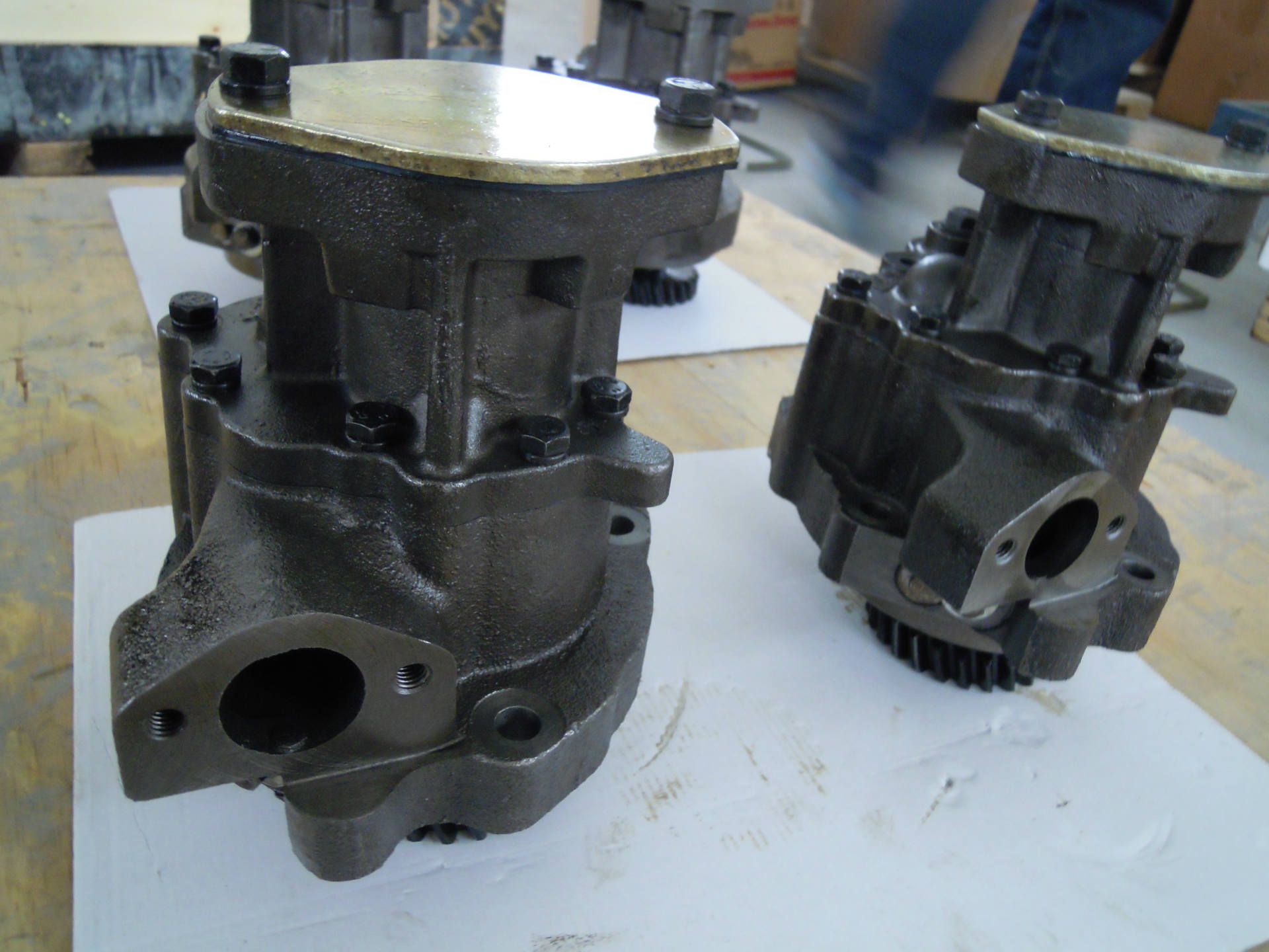 东风康明斯nt855机油泵3821572