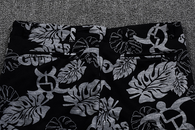 男士夏季新品 时尚超帅气压胶印花 休闲沙滩裤 短裤