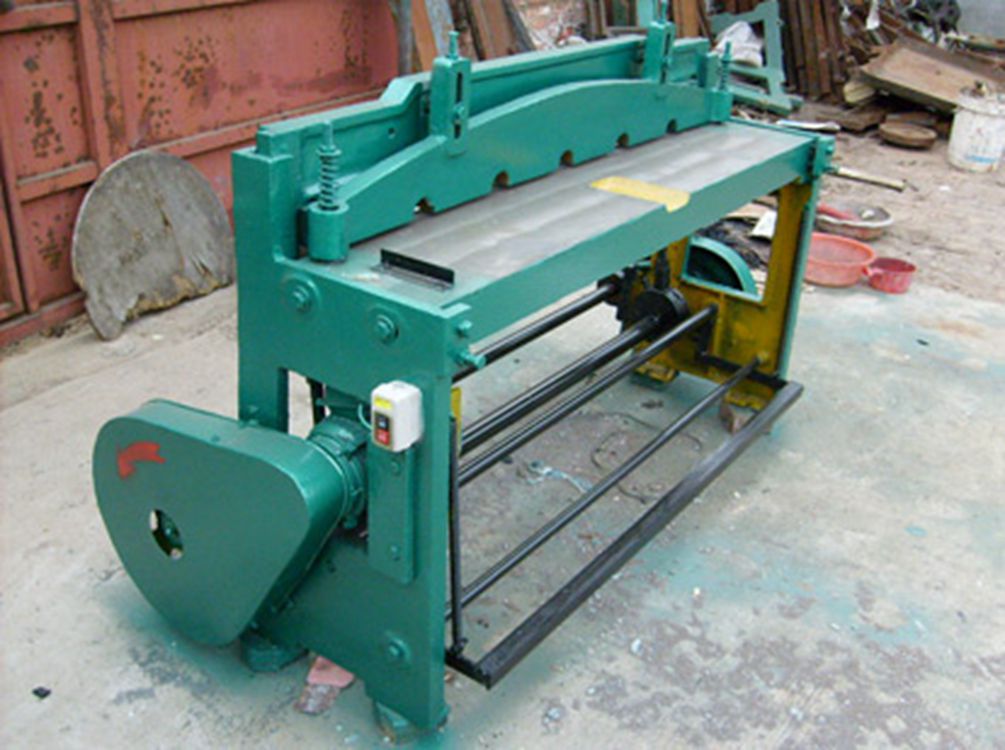 供应小型电动剪板机1x1300厂家直销质量担保