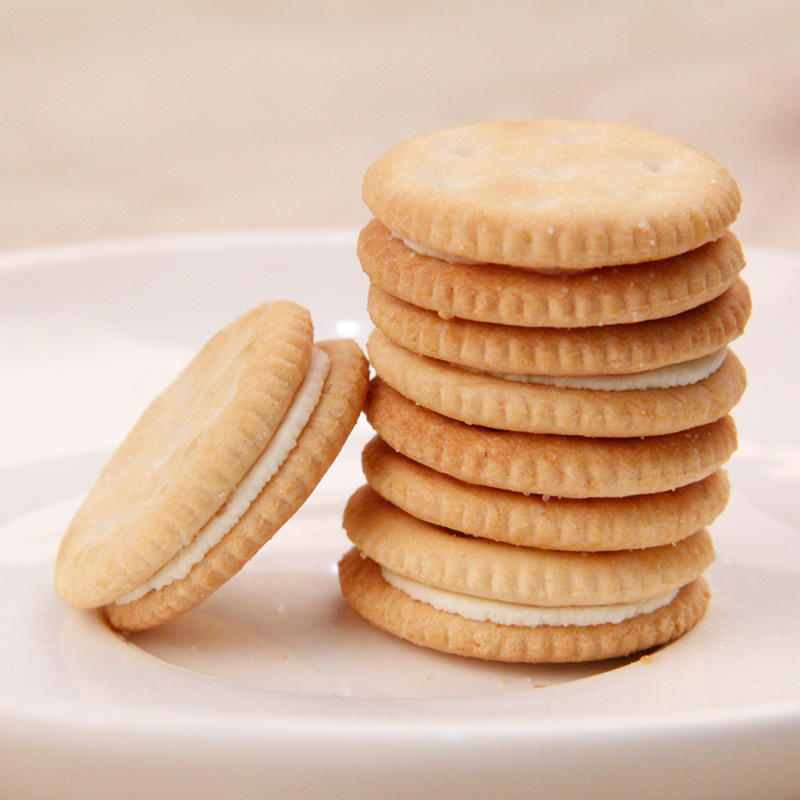 批发真巧苏打咸酥味夹心饼干45g 早餐办公室休闲零食饼干