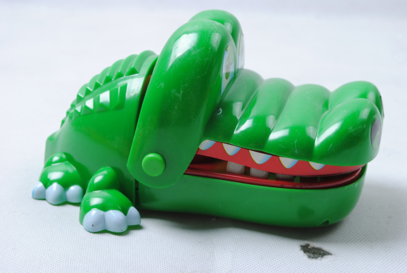 sm179145地摊新玩具 鳄鱼拔牙玩具 恶搞鳄鱼会咬人 热销地摊玩具