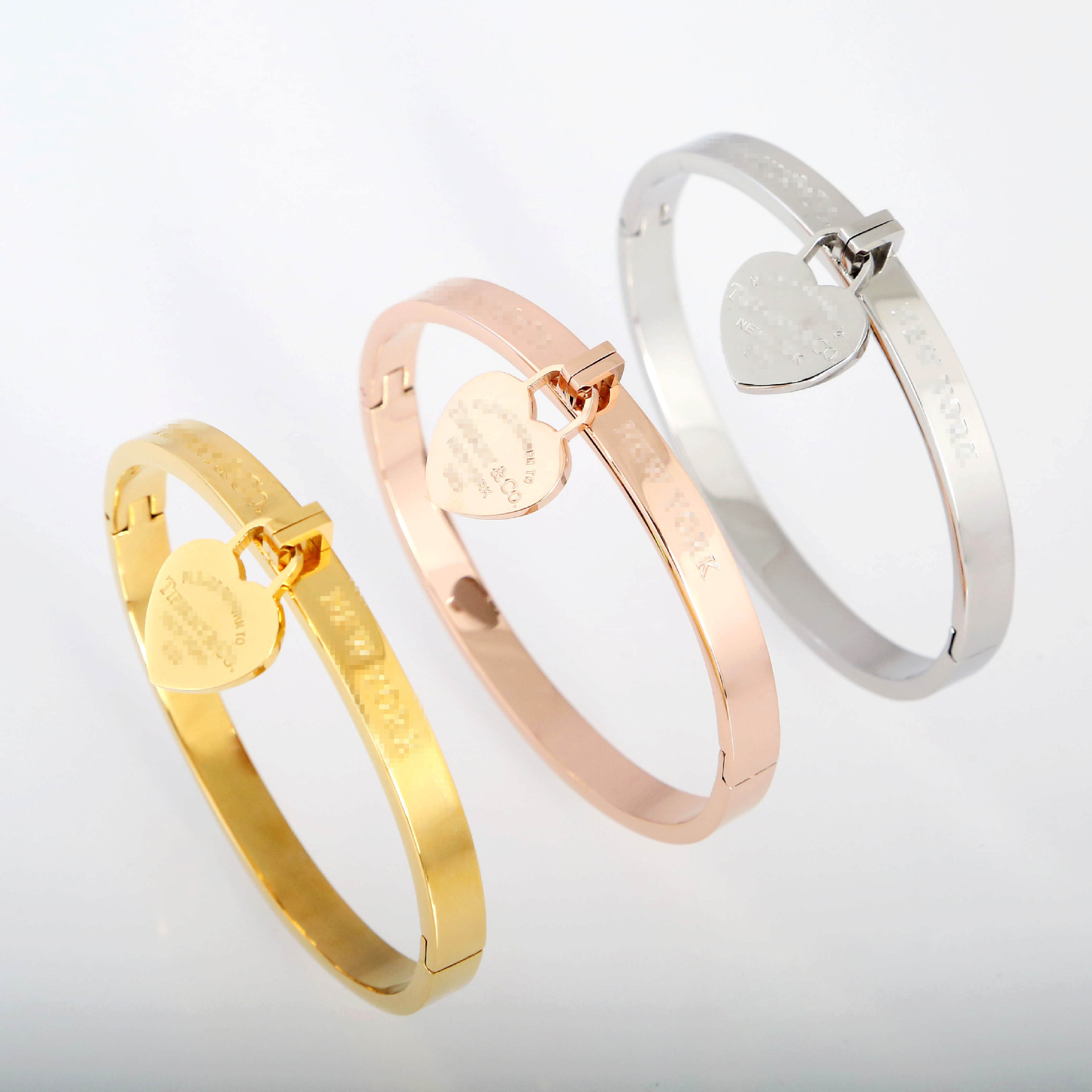 速卖通大牌首饰外贸批发饰品 桃心t家手镯批发tfn心形吊牌手环