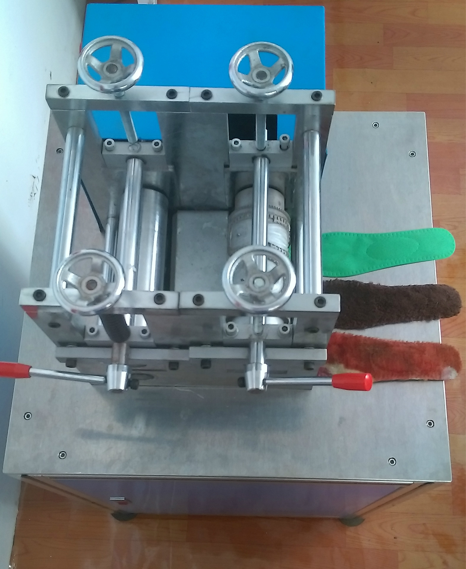 【外贸品质】毛绒保暖鞋垫机 超声波无纺布鞋垫加工 进口元件