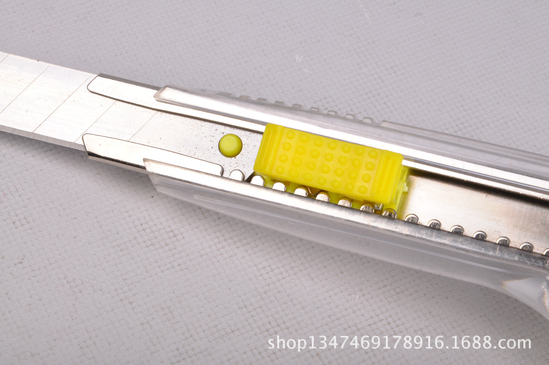 供应透明壳金属壁纸刀美工刀金属滑扣大号美工刀/工具刀量大从优