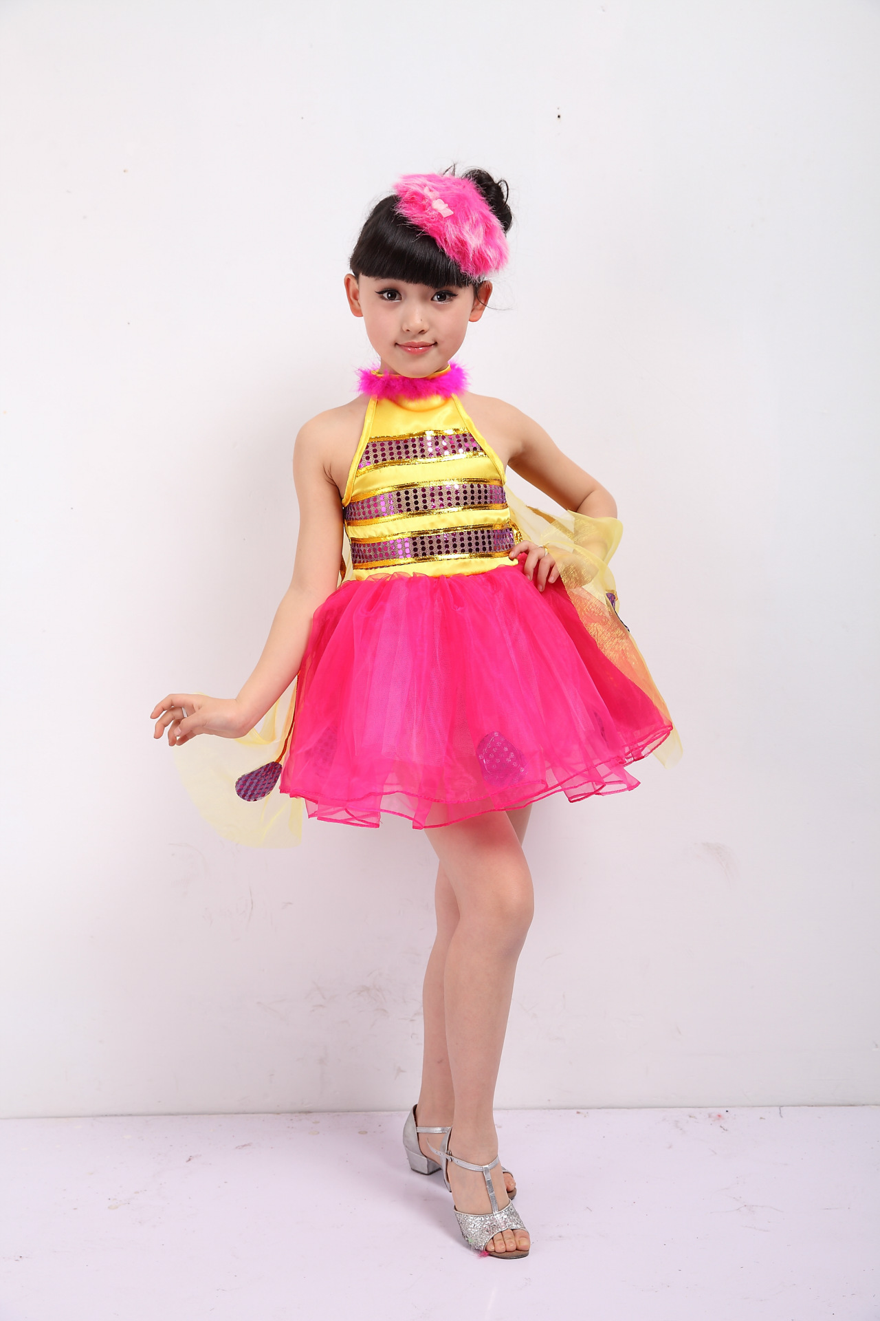 六一儿童现代女童蝴蝶飞飞演出服装幼儿舞台表演带翅膀舞蹈服装