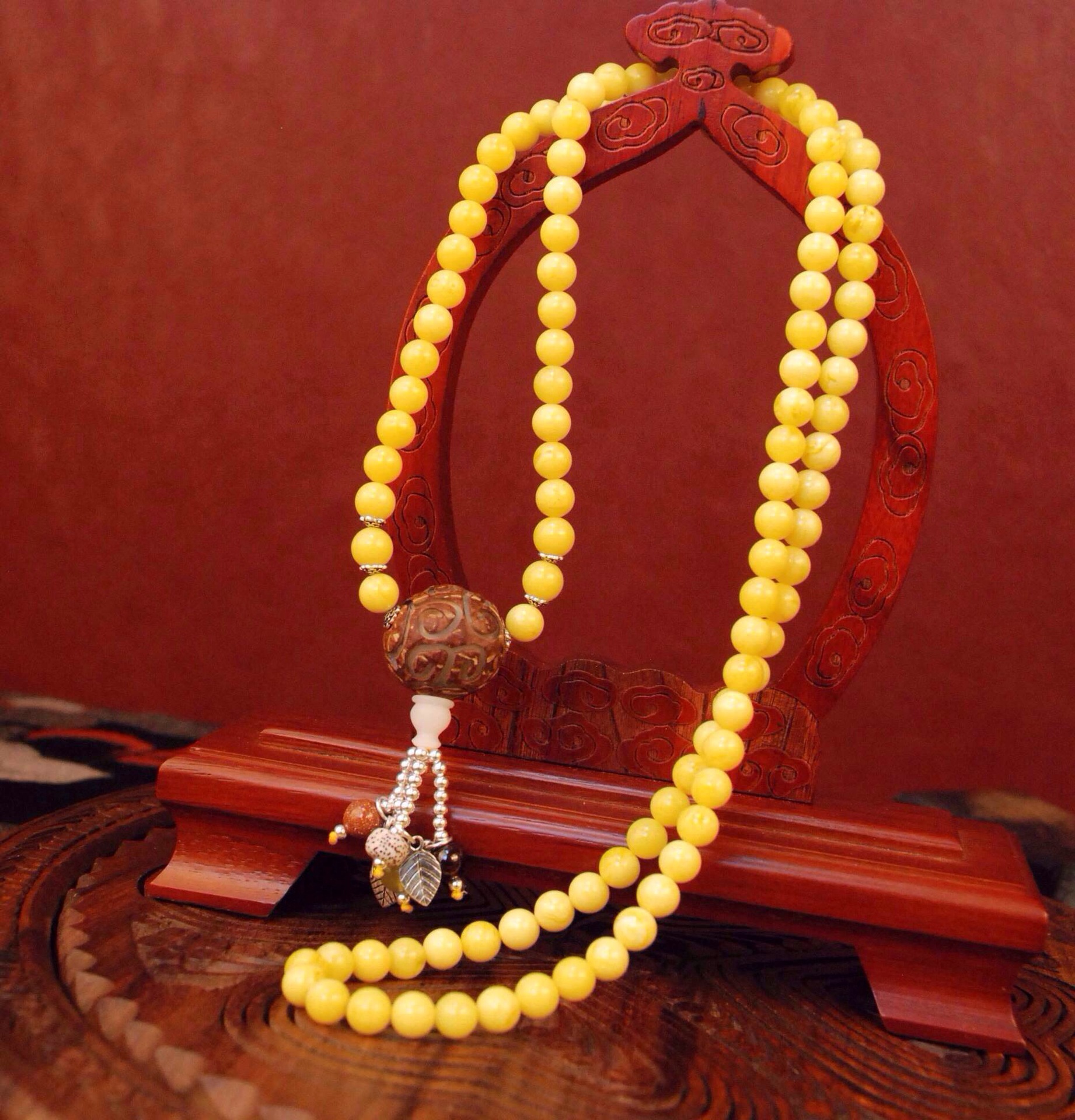 广东广州特价中东蜜蜡 菩提三通 925银珠流苏挂坠女款多层手链 招代理