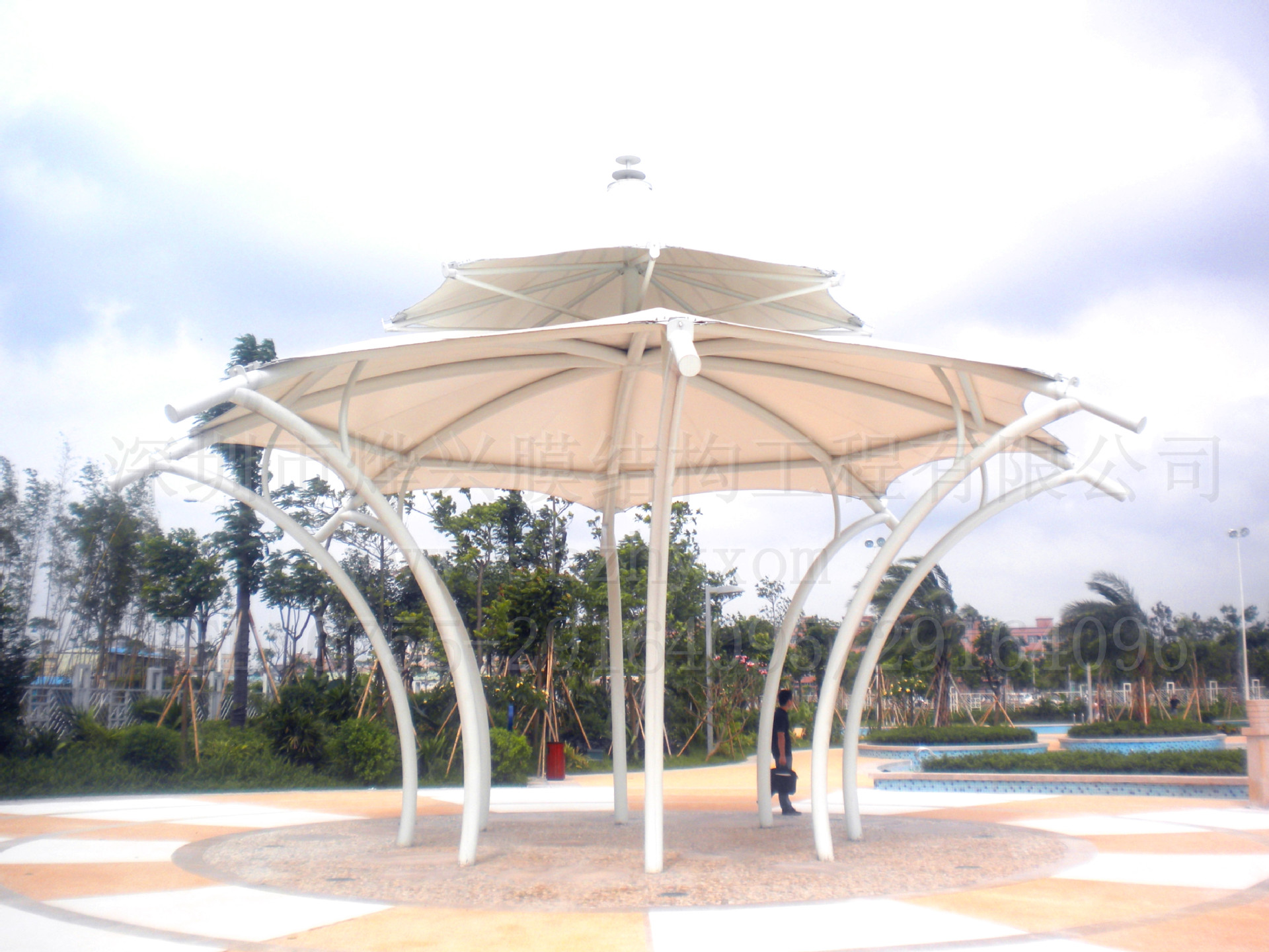 烨兴膜结构景观蓬,自行车棚,收费站膜结构,专业品牌张拉膜结构