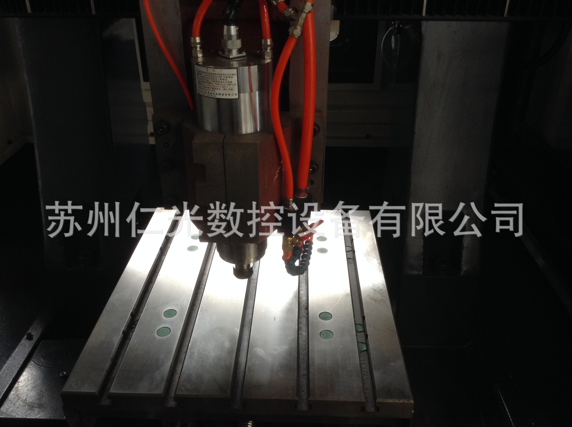 【高速雕铣机中心 DX4040高速精密镜面加工机床雕铣机】价格