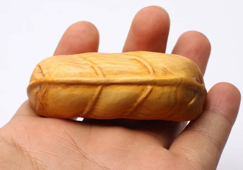 招财夜夜数钱手把件 红木手工艺品 崖柏手把件 木雕古玩收藏品