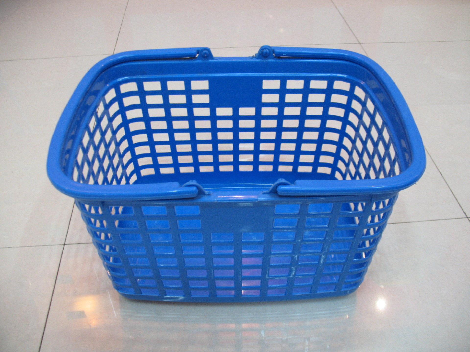 大号塑料手提篮 中号杂物收纳篮 蓝色带提手镂空超市提篮 批发