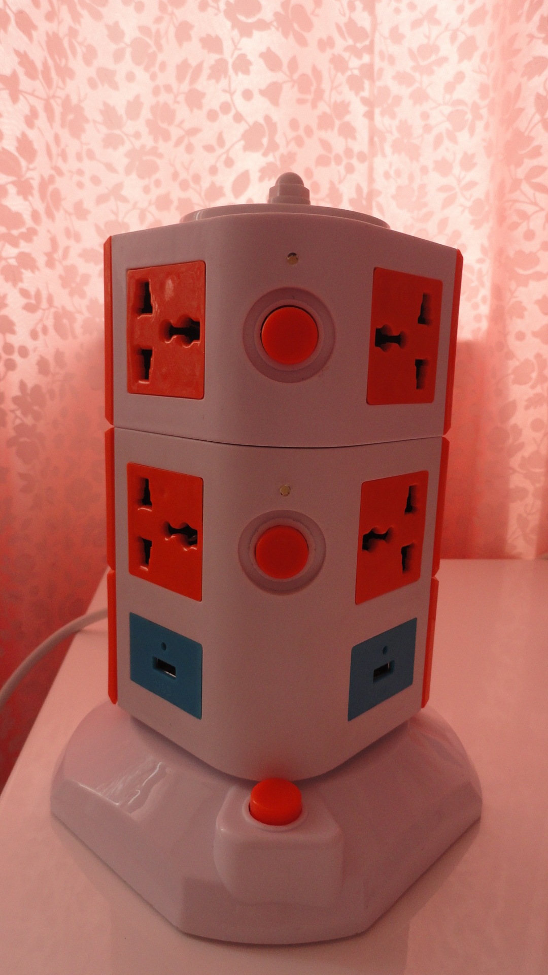 新型4接口usb立式插座