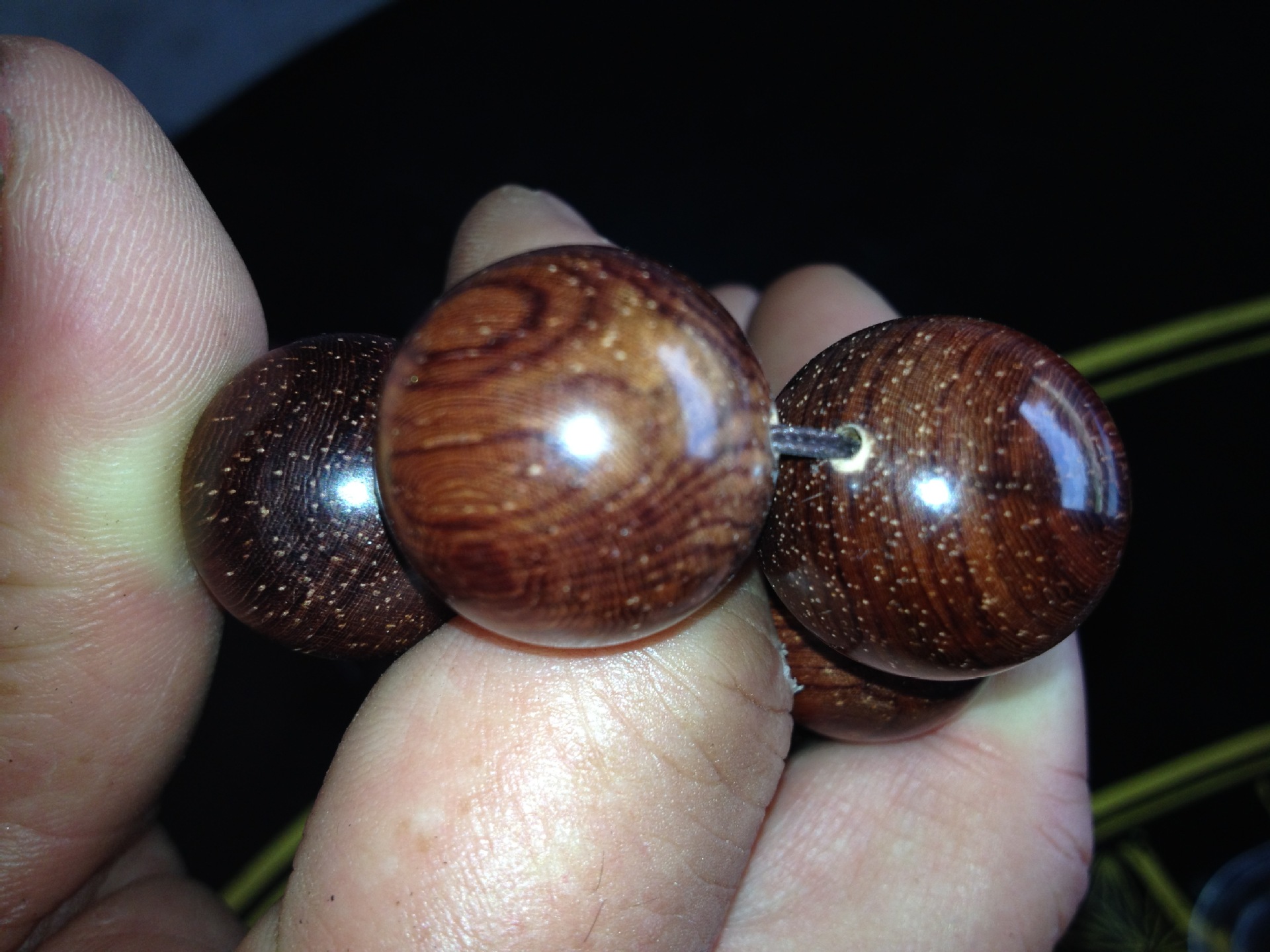 金星黄花梨顺纹正圆小孔 2.0*12手链油梨老料 纹理清晰 只有2条