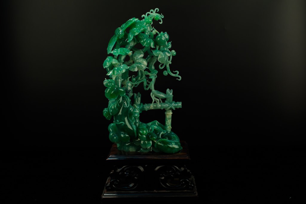 缅甸玉天然翡翠a货 豆底满色花鸟翡翠摆件 一鸣惊人 可出证书