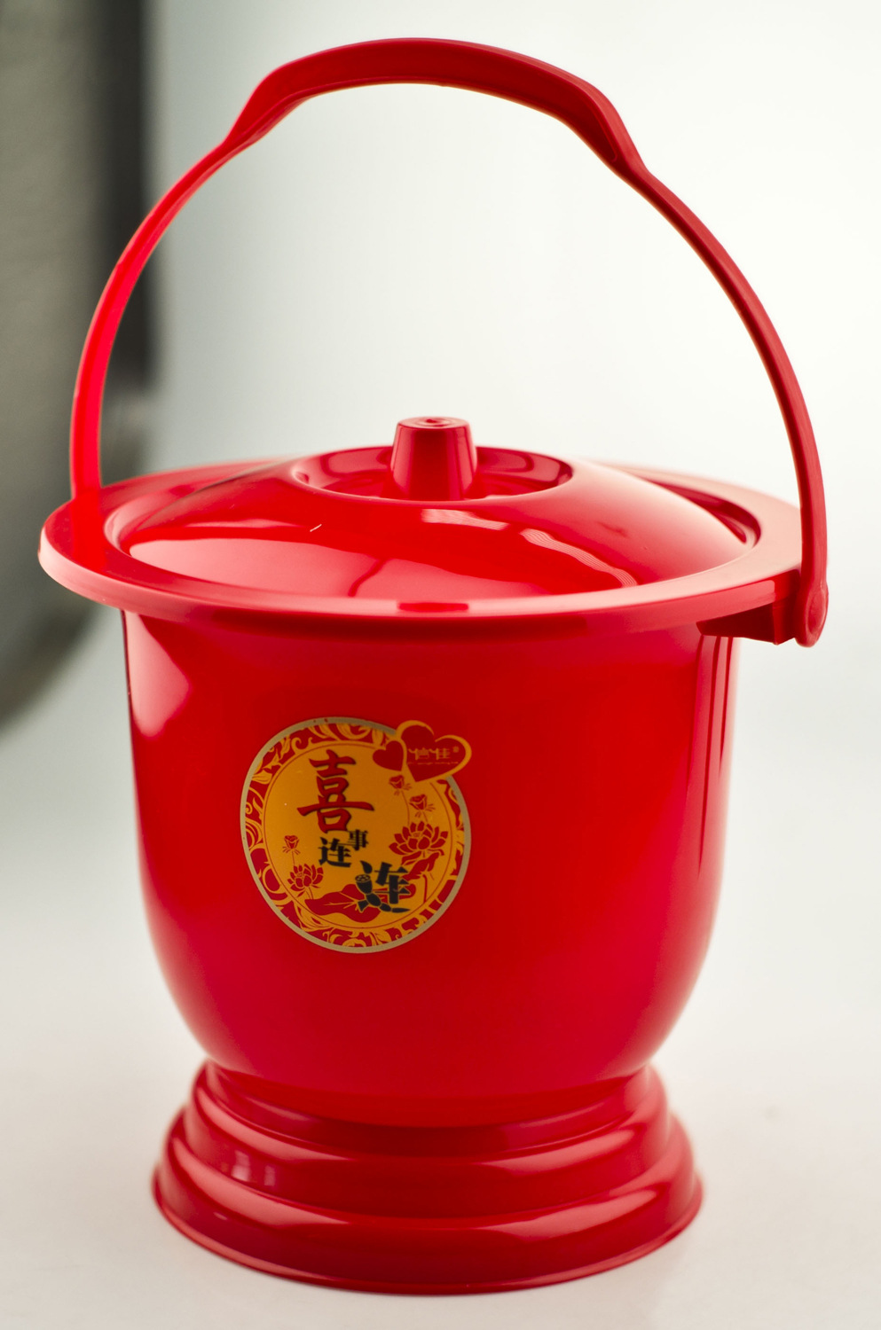 喜事连连 卫生带盖 稳固加厚 高脚痰盂 塑料尿盆 坐便器 33068