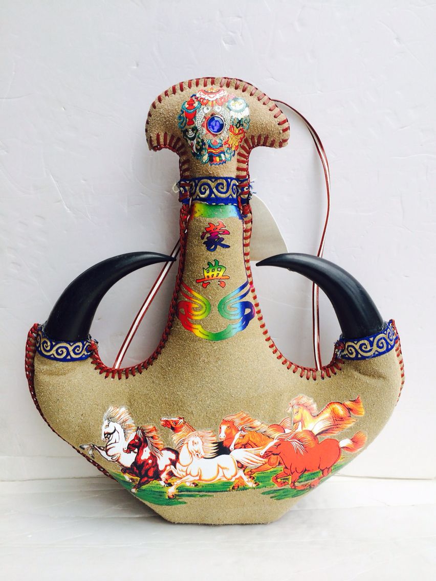 批发蒙古奶酒 皮壶酒 皮囊酒 蒸馏型奶酒 38度 500ml 昭君出塞