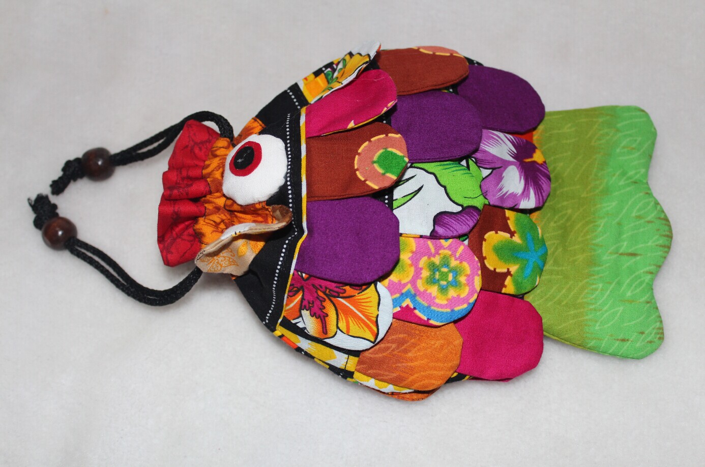 泰国特色手工工艺动物嘟嘟嘴拉扣鱼斜跨包