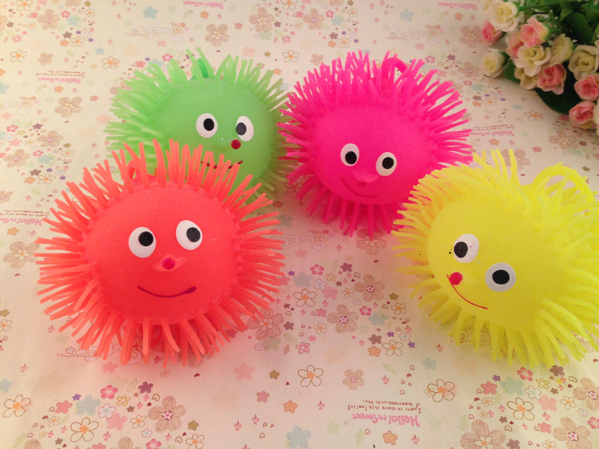 发光毛毛球 发光大鼻子 弹力闪光毛毛球 发泄玩具球 夜市地摊热卖