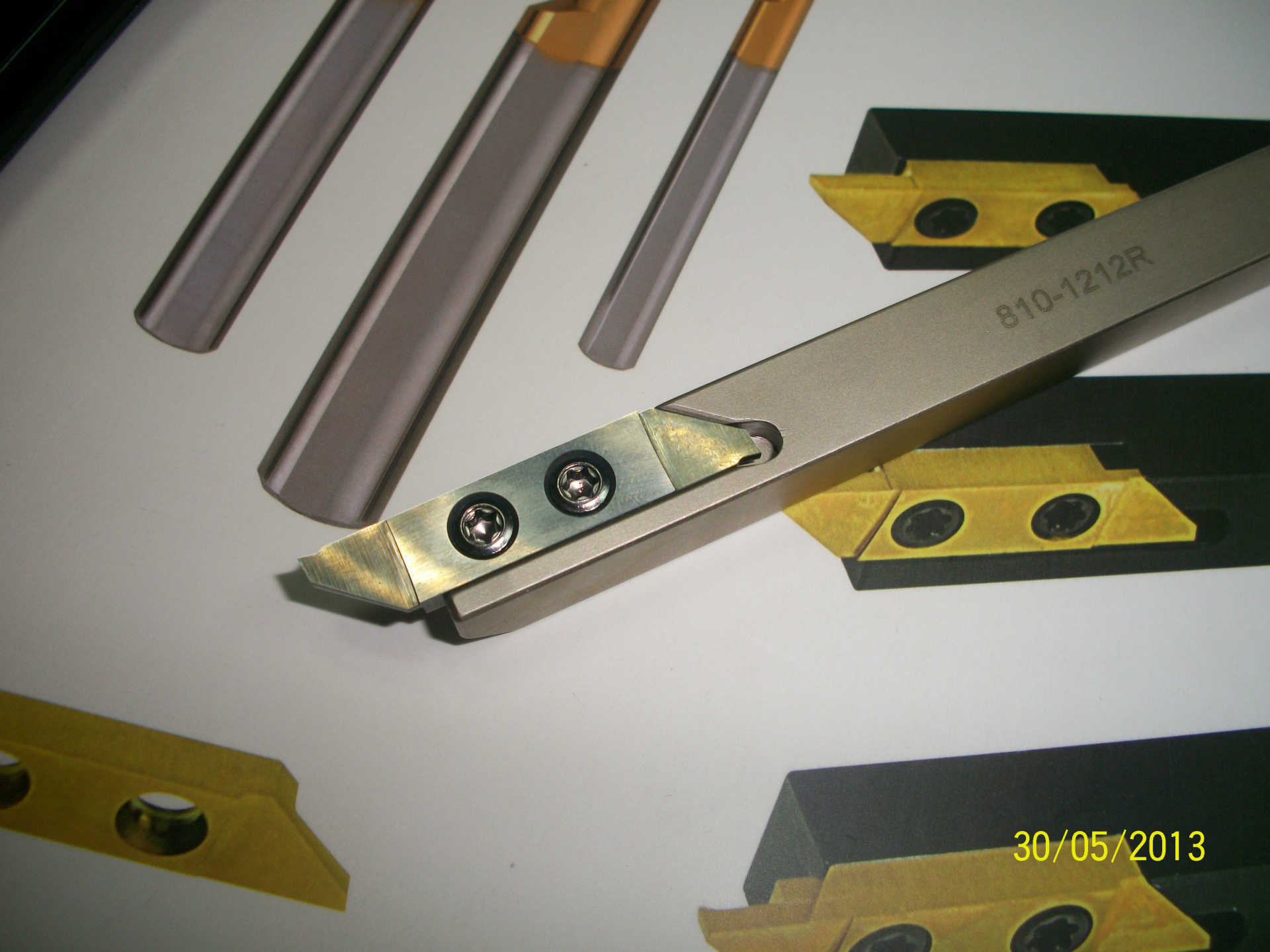 瑞士走心机切断刀 810-1212r