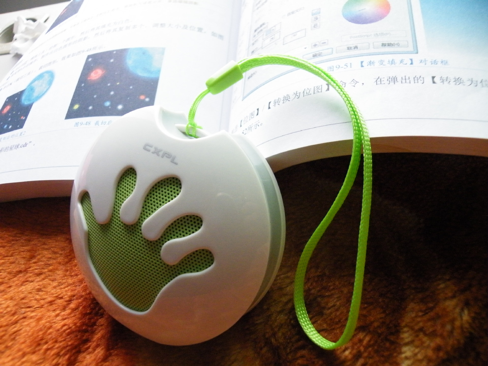 探险者-s6小手掌插卡音响收音迷你小音响电脑音响老人儿童播放器图片