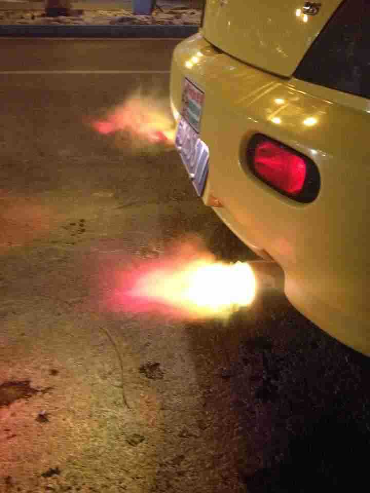 江苏徐州汽车尾喉喷火龙;尾喉喷火龙;喷火龙;排气管尾喉发光喷火龙