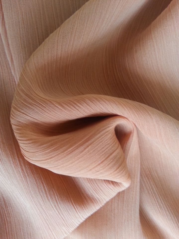 专业供应 优质复合丝雪纺绉 染色雪纺服装面料