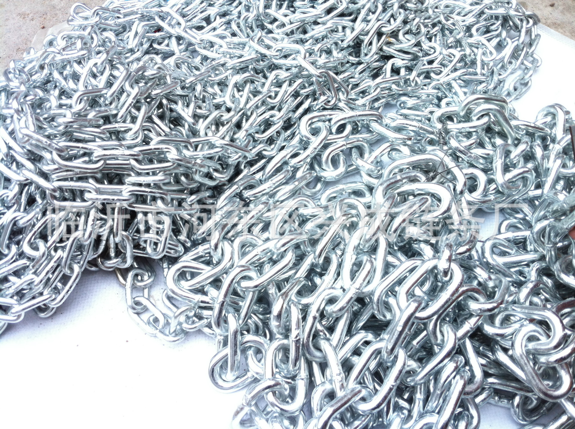 临沂链条厂供应 普通英制中环 短环 长环镀锌链条 护栏链条