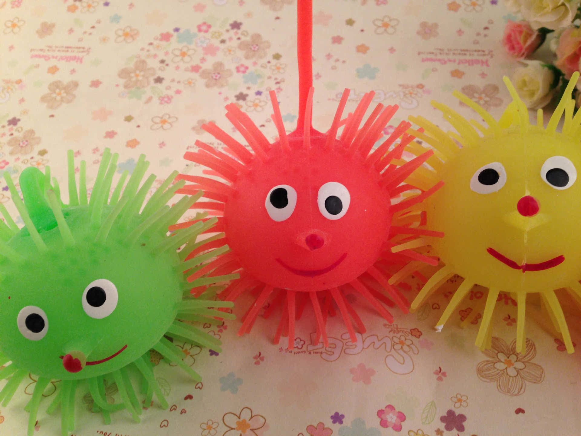 发光毛毛球 发光鼻子 弹力闪光毛毛球 发泄玩具球 夜市地摊热卖