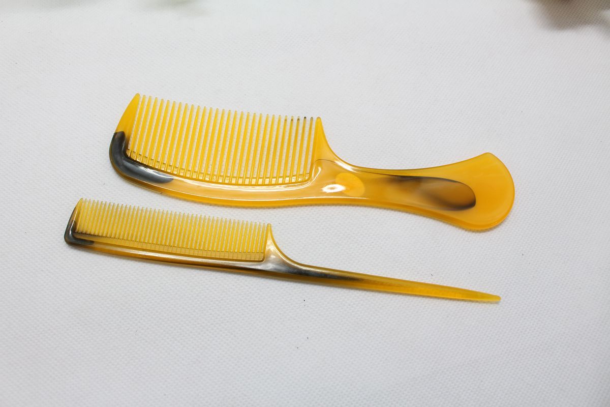 精品加厚折不断保健牛筋梳 牛角梳 美发梳子2把套装 小商品批发