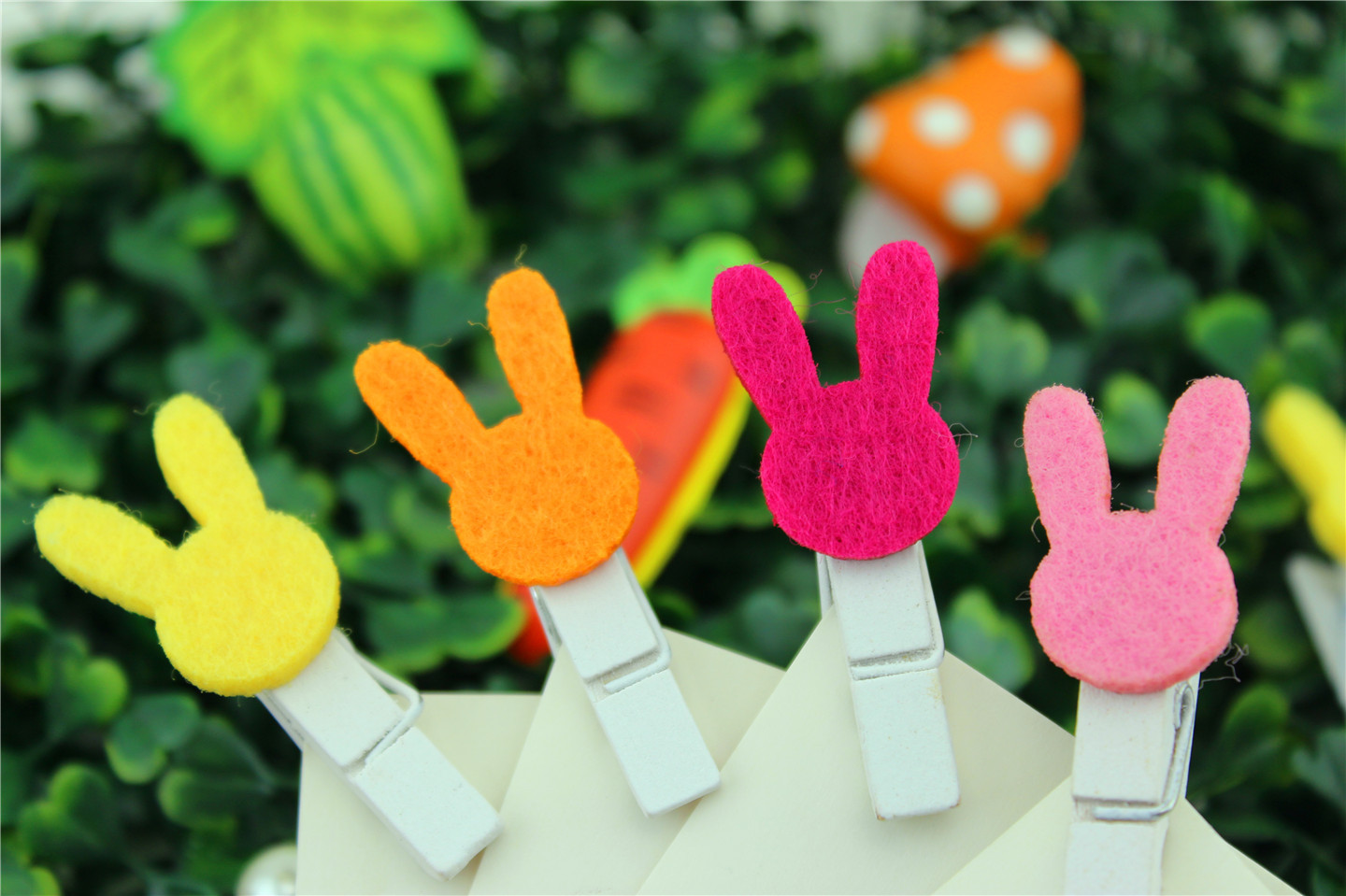 五彩缤纷的小兔子夹子