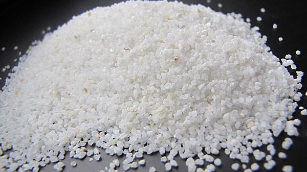 垚鑫矿业 供 优质硅砂粉 圆粒砂