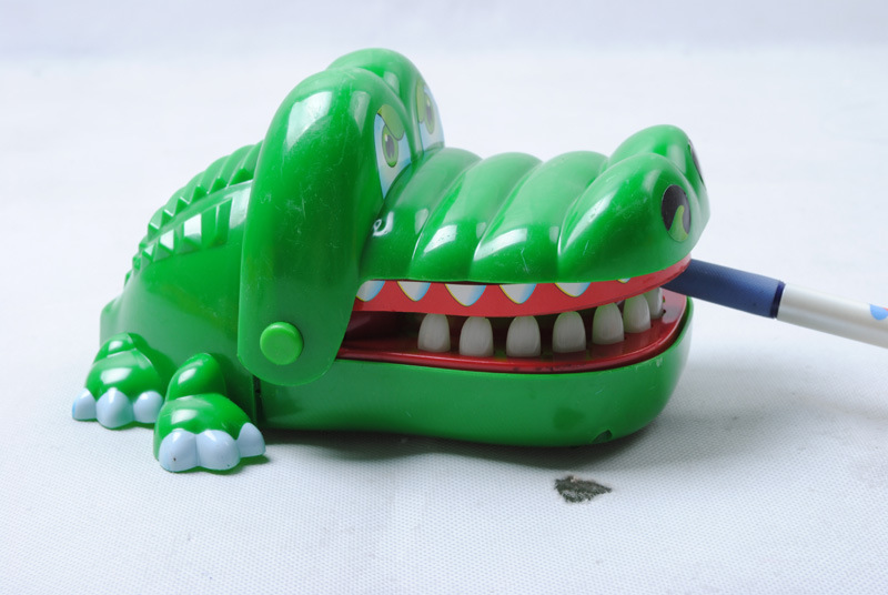 sm179145地摊新玩具 鳄鱼拔牙玩具 恶搞鳄鱼会咬人 热销地摊玩具