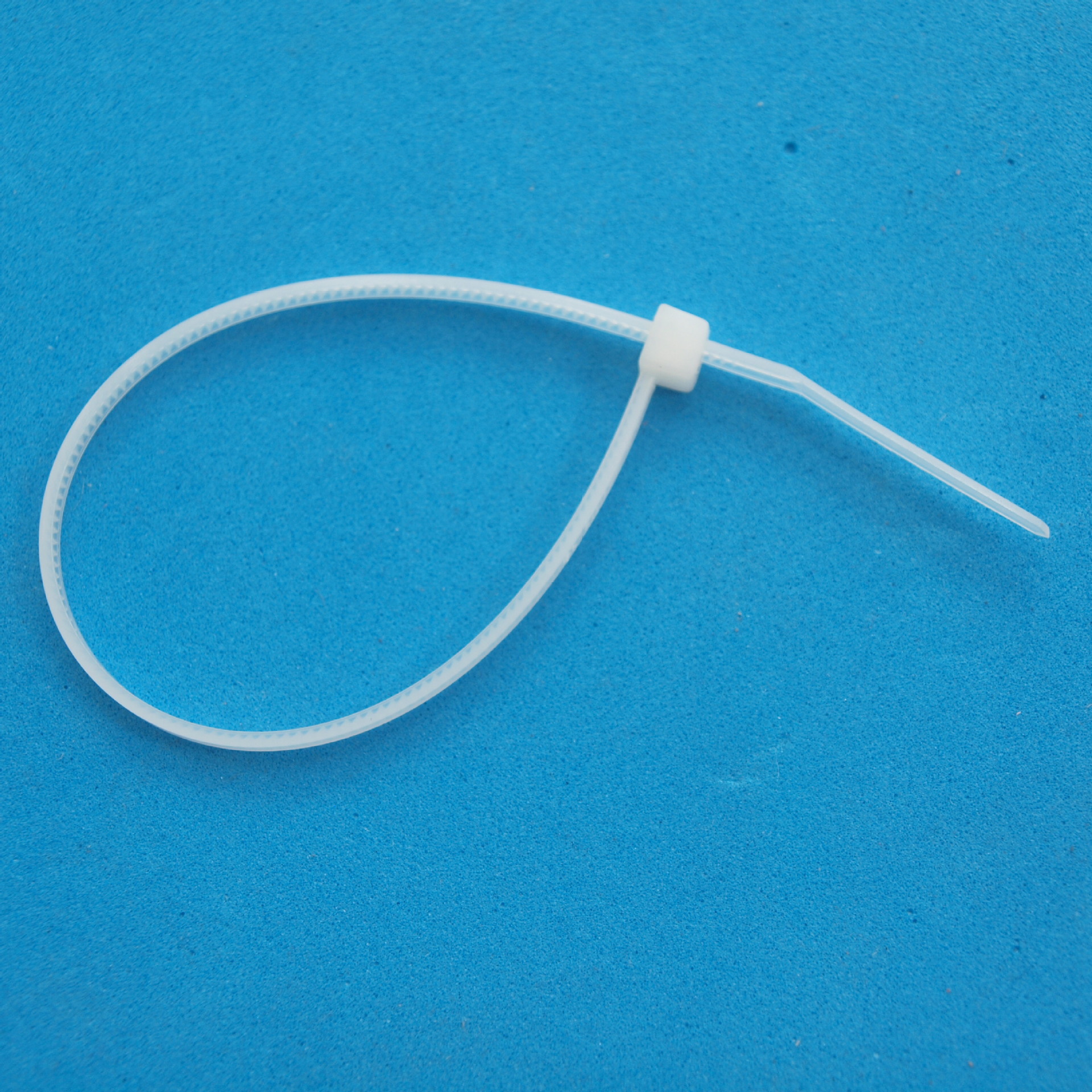 厂家供应 插销式飞机头扎带 尼龙索带 塑料扎带 质量保证