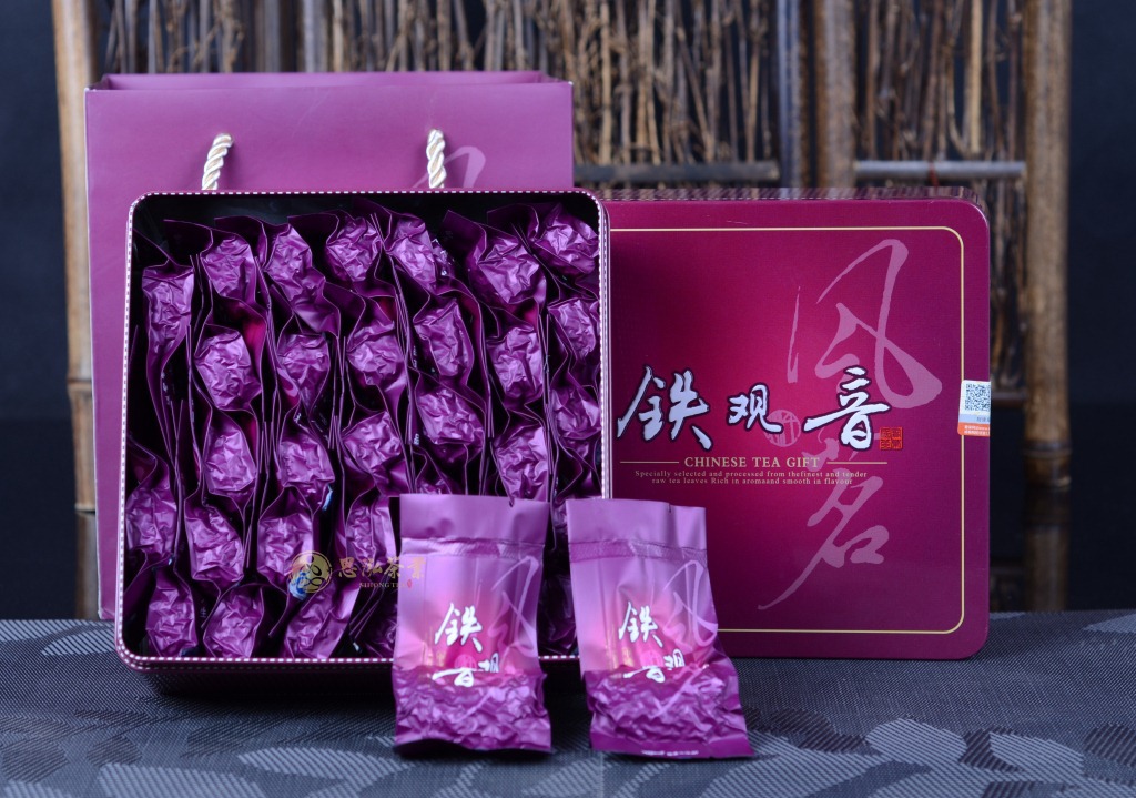 【品名】:特级礼盒装铁观音 紫色礼盒装 【品牌】:思泓茶叶 【香型】