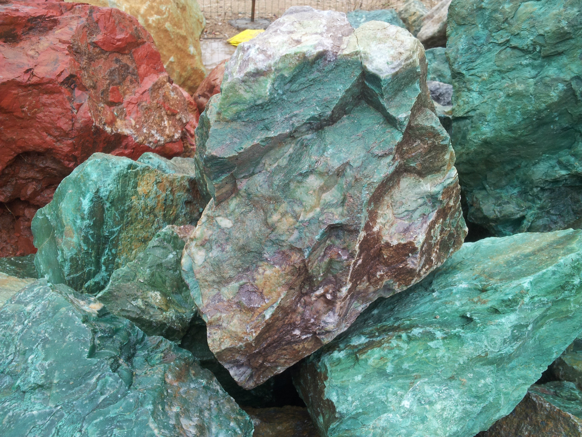 大量批发非洲绿石原材料南非玉系列产品