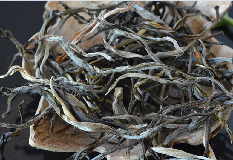 老班章普洱茶 2014秋 谷花茶 精选500年以上树龄精制 散茶 妖茶