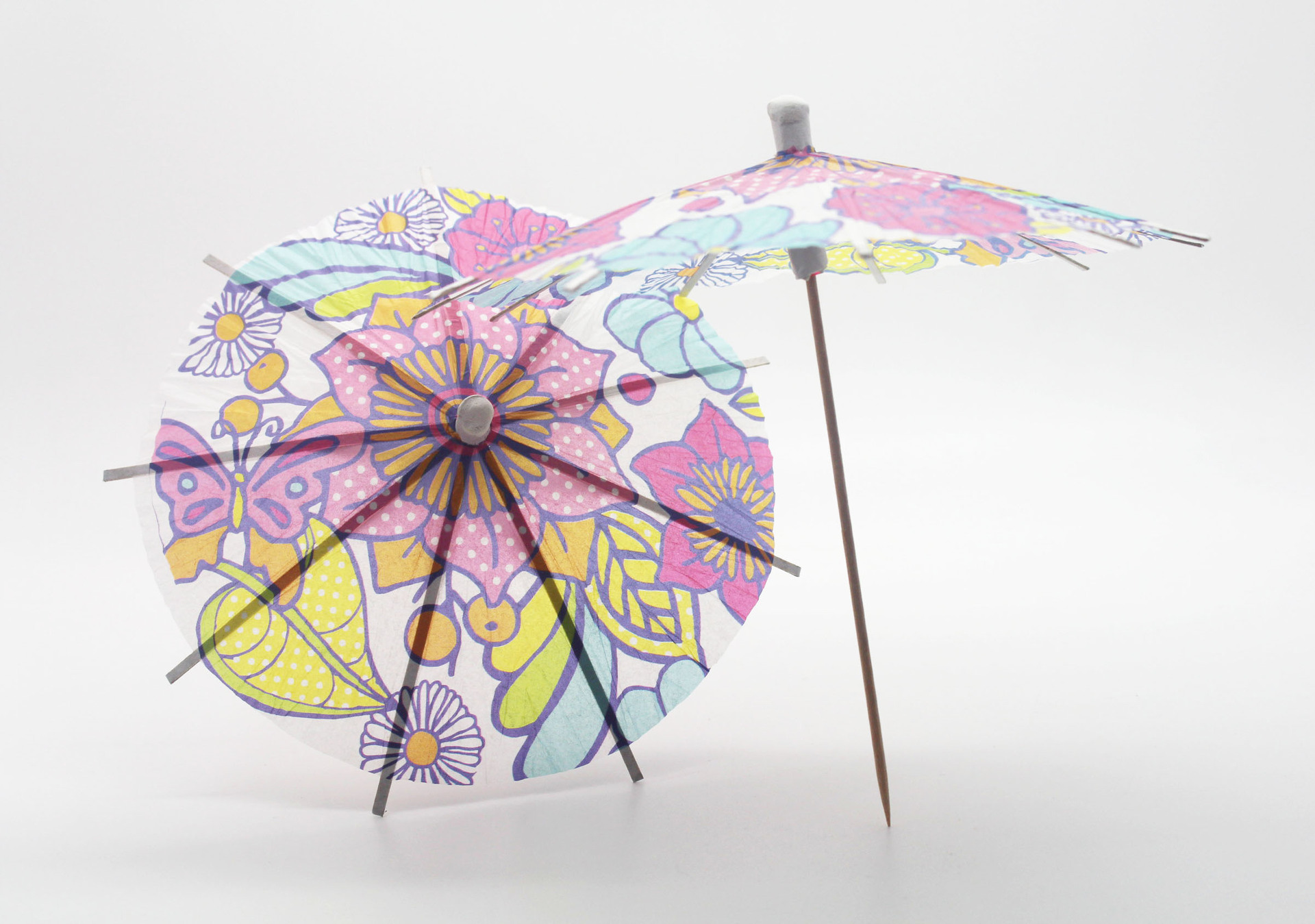 用途:酒店酒吧,ktv用品,蛋糕装饰用品等 产品尺寸:牙签15cm,伞面15